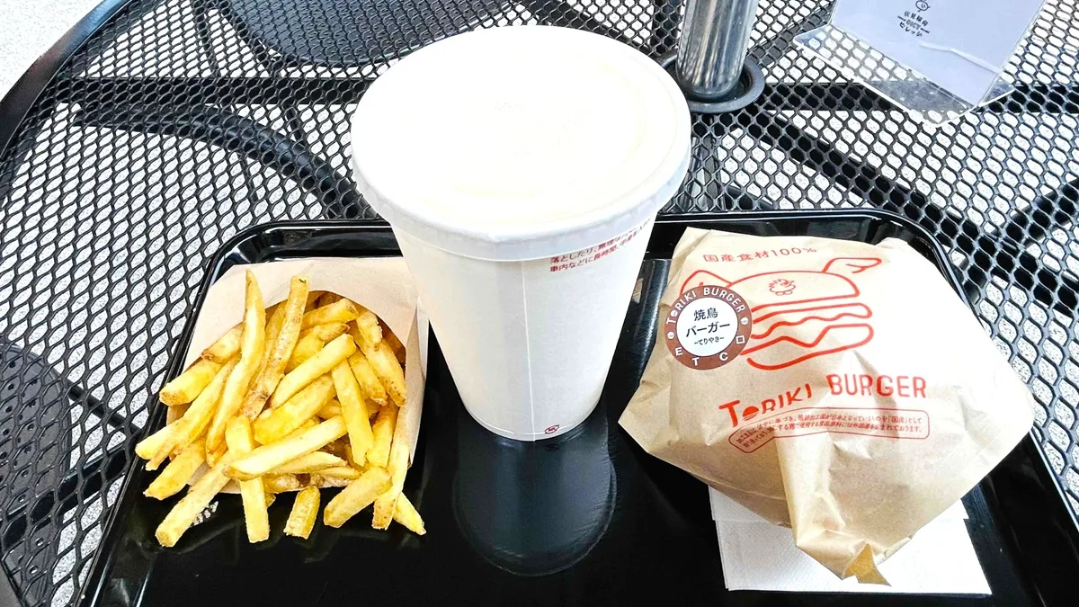 鳥貴バーガー 伏見稲荷OICYビレッジ店のトリキバーガー