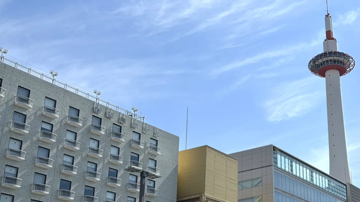 現地で撮影した「京都新阪急ホテル」外観